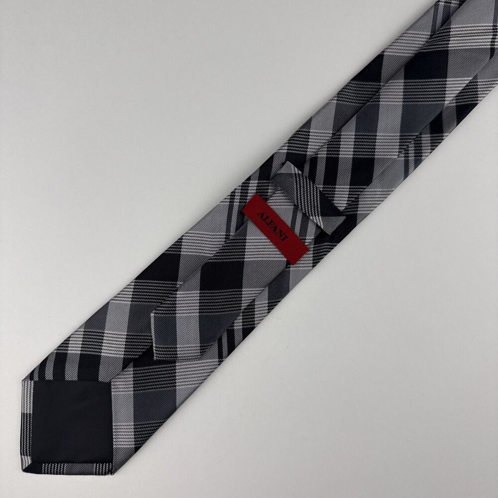 Alfani Black Gray Checkered Plaid Neck Tie Modern Men's Necktie 59.5" x 3" GUC